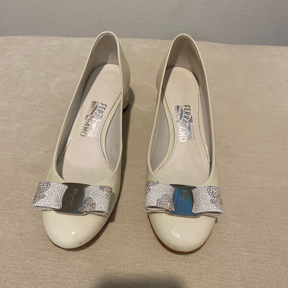 NWOT Salvatore Ferragamo patent leather heels 6.5B